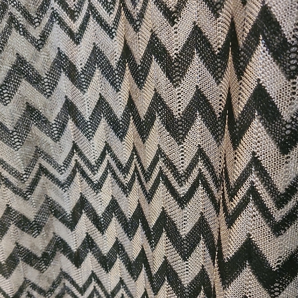 Chevron Fringe Top. - Picture 6 of 6